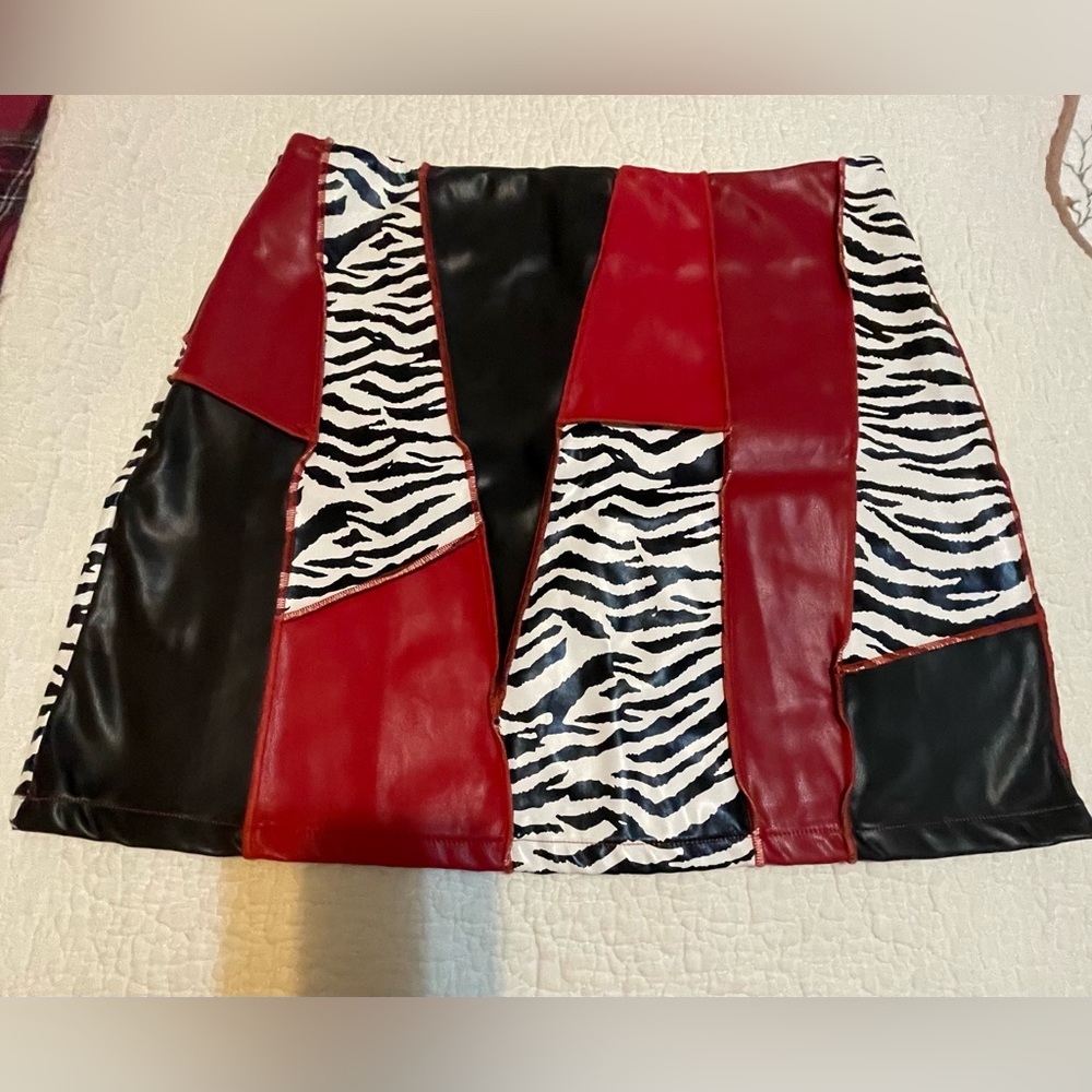Akira mini skirt size L